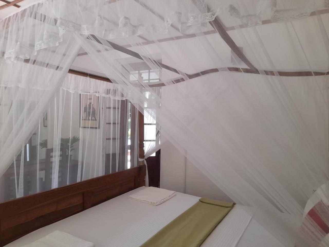 Tranquility Guest House ヒッカドゥワ エクステリア 写真