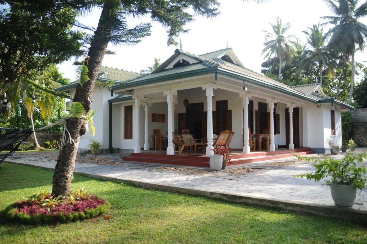 Tranquility Guest House ヒッカドゥワ エクステリア 写真